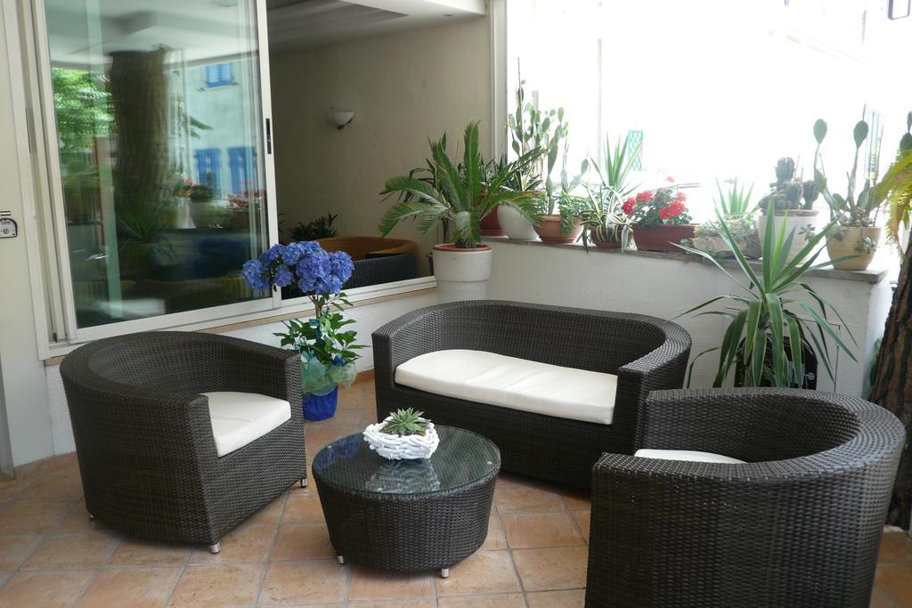 Hotel Daniela Римини Екстериор снимка